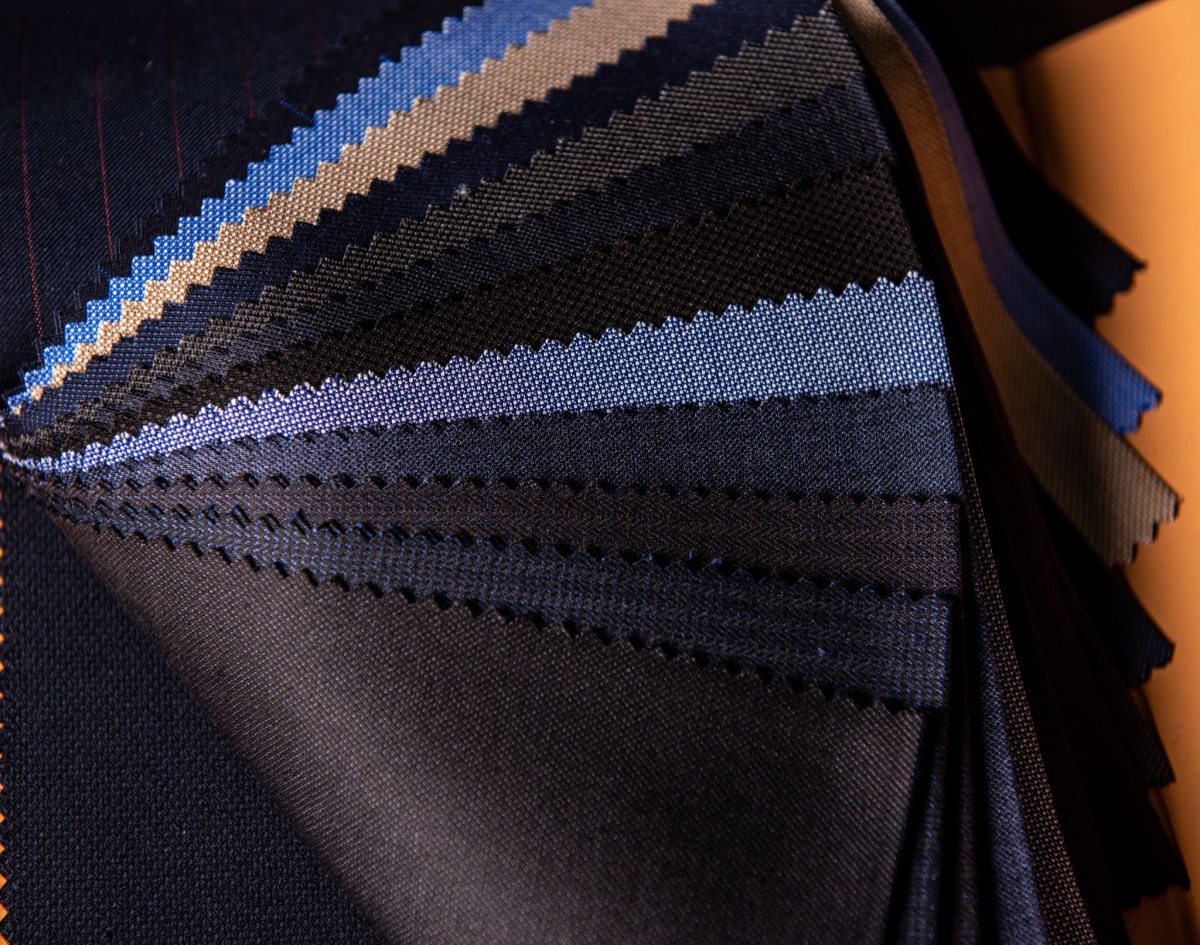Vải may vest đẹp | Nguyên tắc chọn vải phù hợp | Thomas Nguyen Tailor